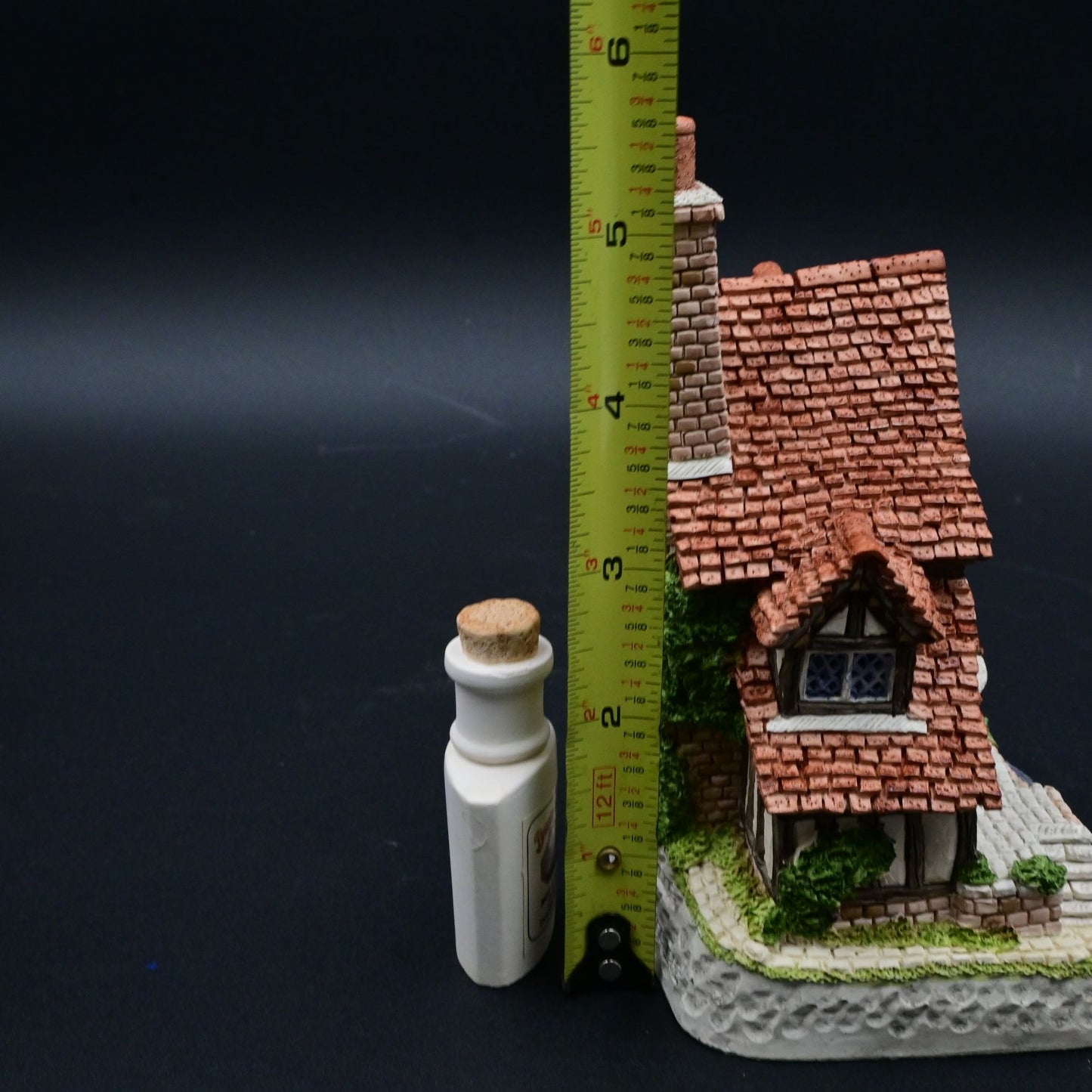 Vintage David Winter Cottages Thameside Figurine