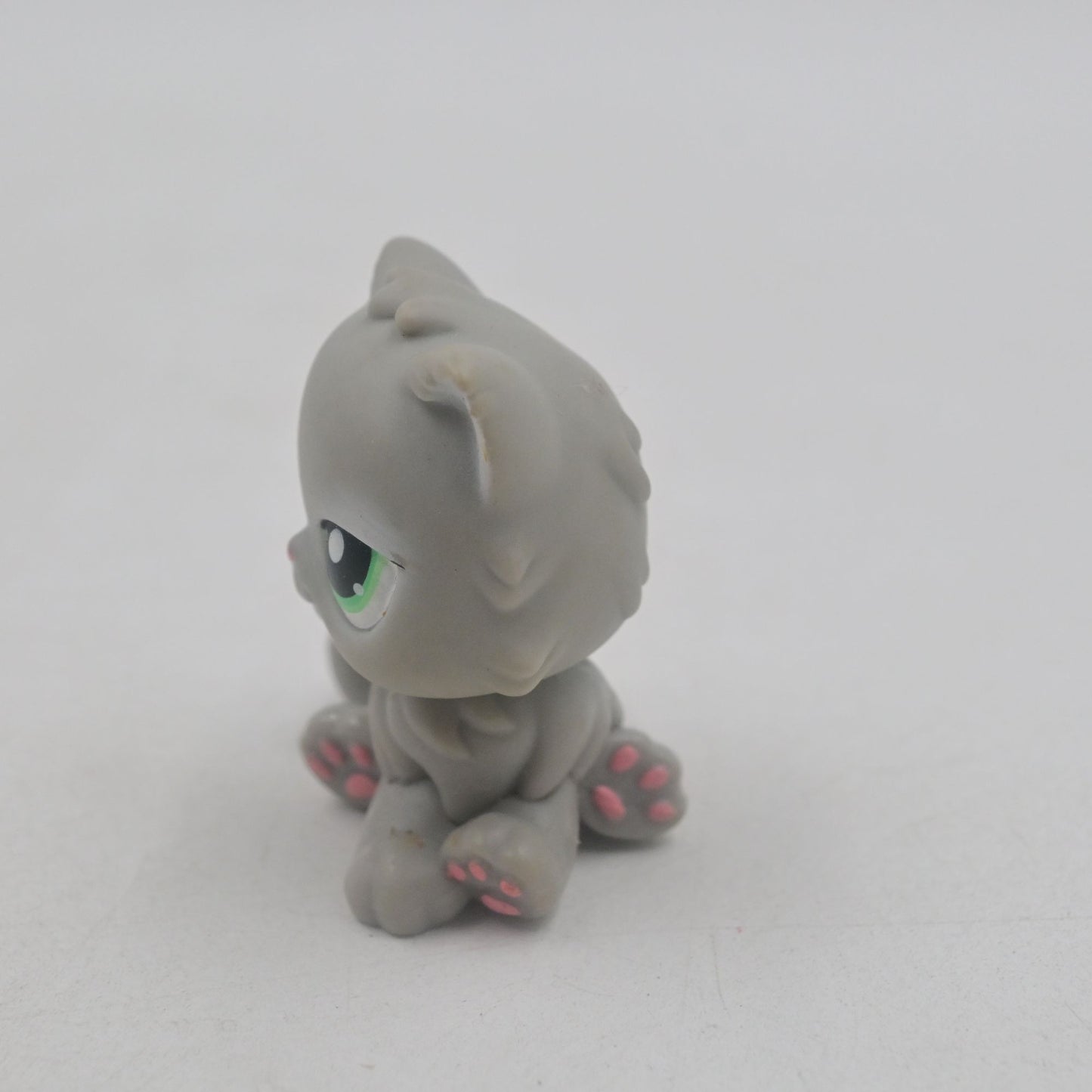 Hasbro Littlest Pet Shop Grey Persian Cat With Green Eyes #82