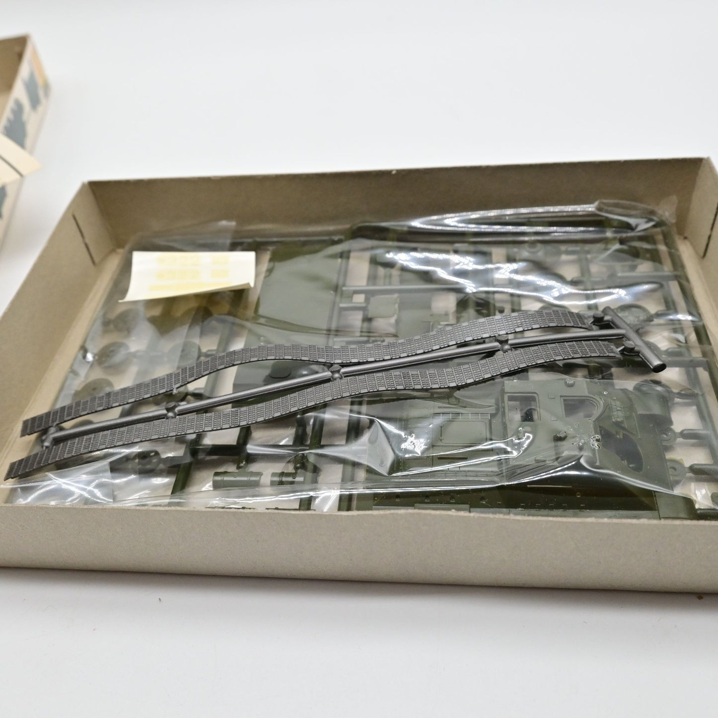 Fujimi 1/76 Scale Russian Tank Destroyer SU-85 Model Kit New Open Box