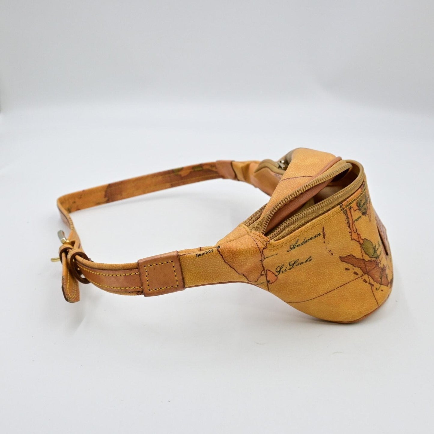 Alviro Martini Fanny/Waistband World Map Zippered Bag