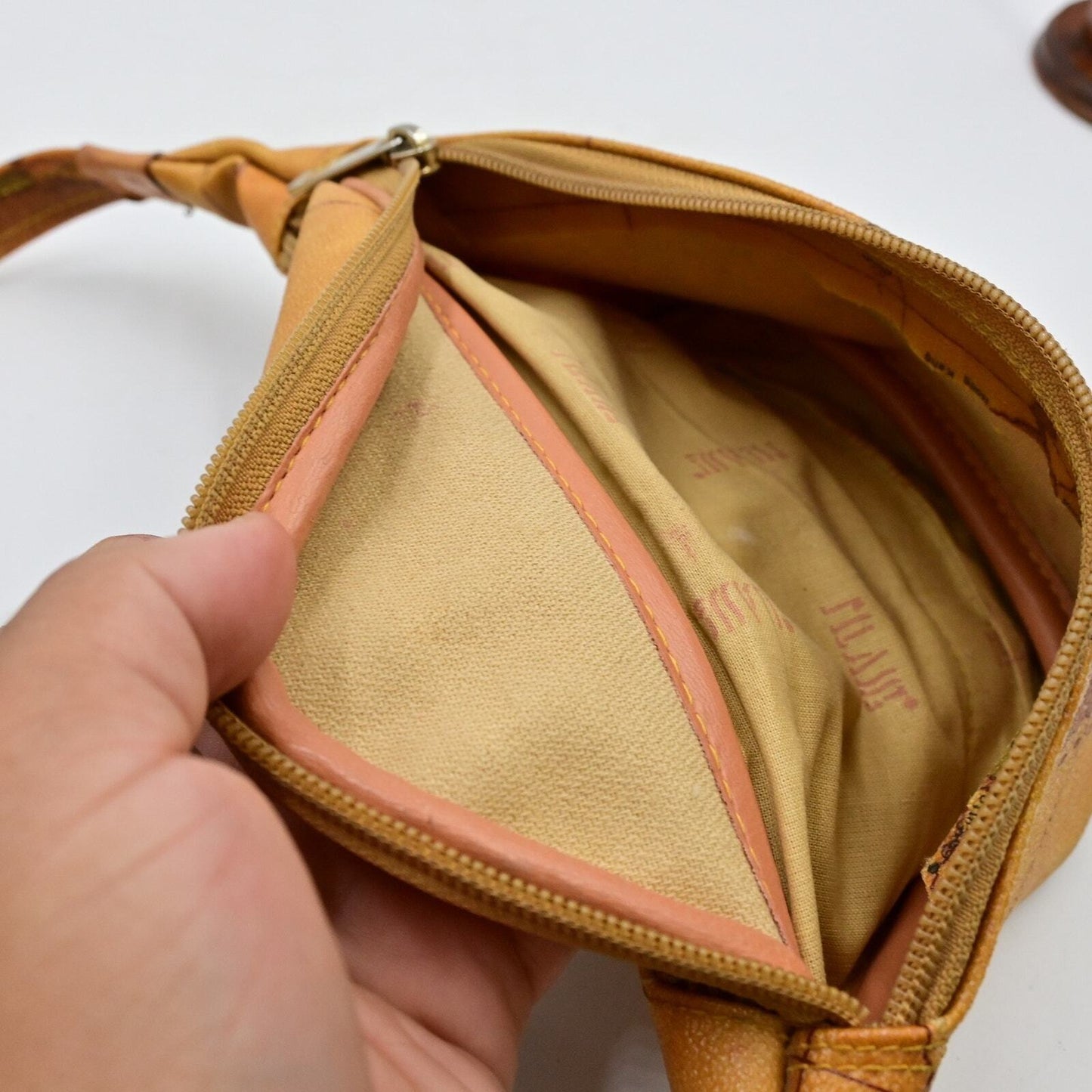 Alviro Martini Fanny/Waistband World Map Zippered Bag