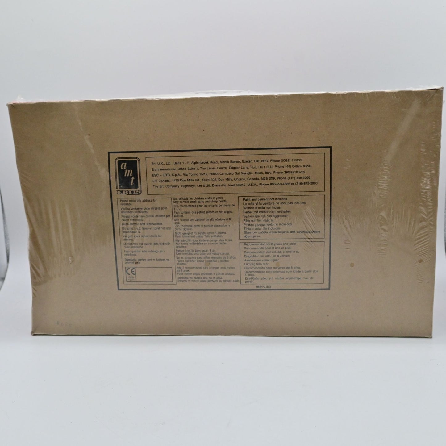 AMT Snap Fast Volvo N10 & Trailer Kit # 6628 Factory Sealed Dented Box