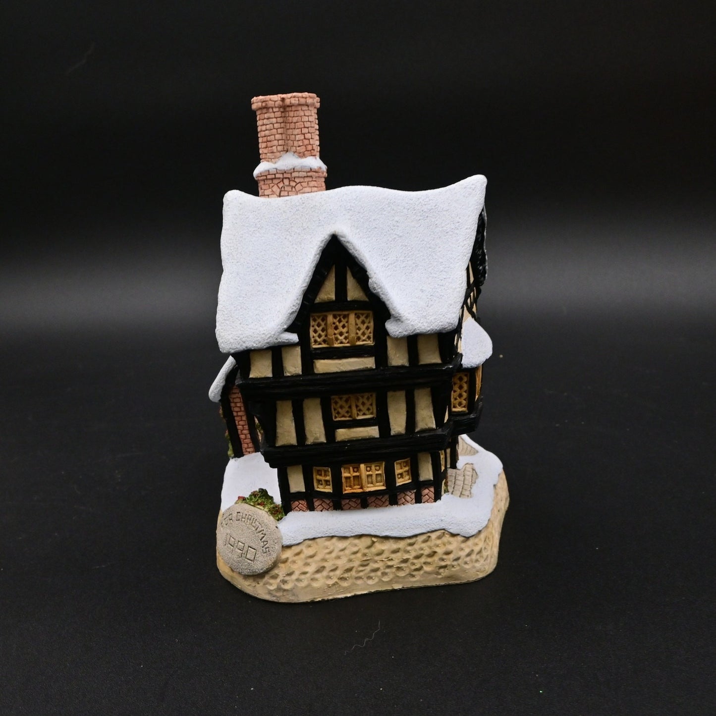 Vintage 1990 David Winter's Cottage Mister Fezziwig's Emporium