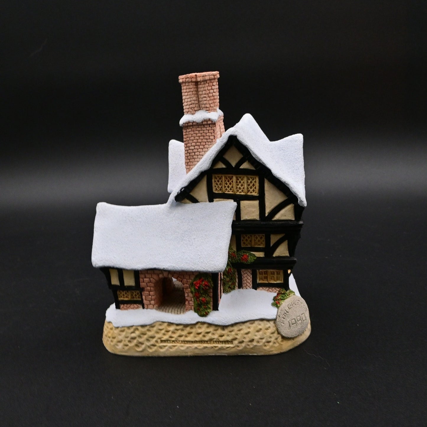 Vintage 1990 David Winter's Cottage Mister Fezziwig's Emporium
