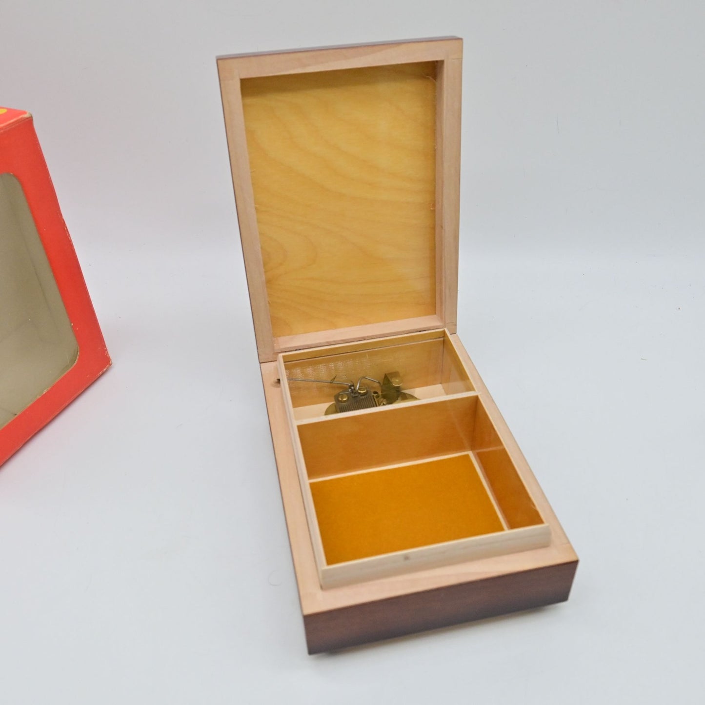 Hummel Deichert Musical Box W. Germany Superstar Playing The Happy Wanderer