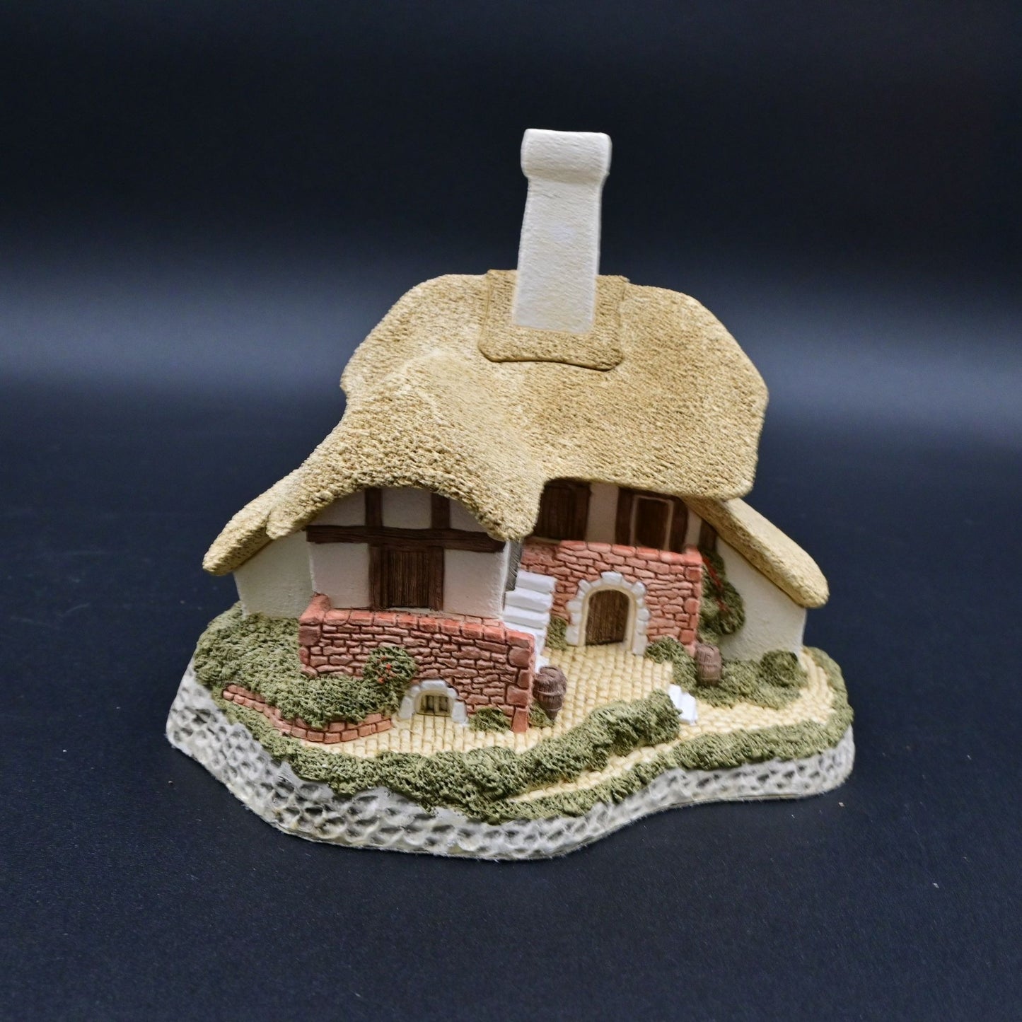 Vintage 1988 David Winter Cottages The Black Bess Inn