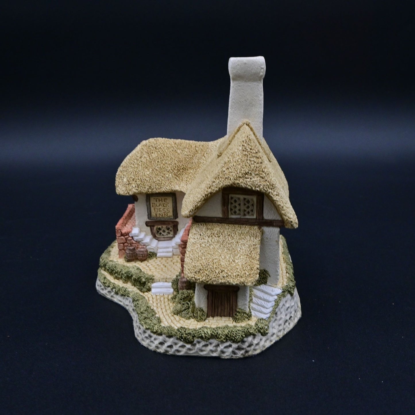 Vintage 1988 David Winter Cottages The Black Bess Inn