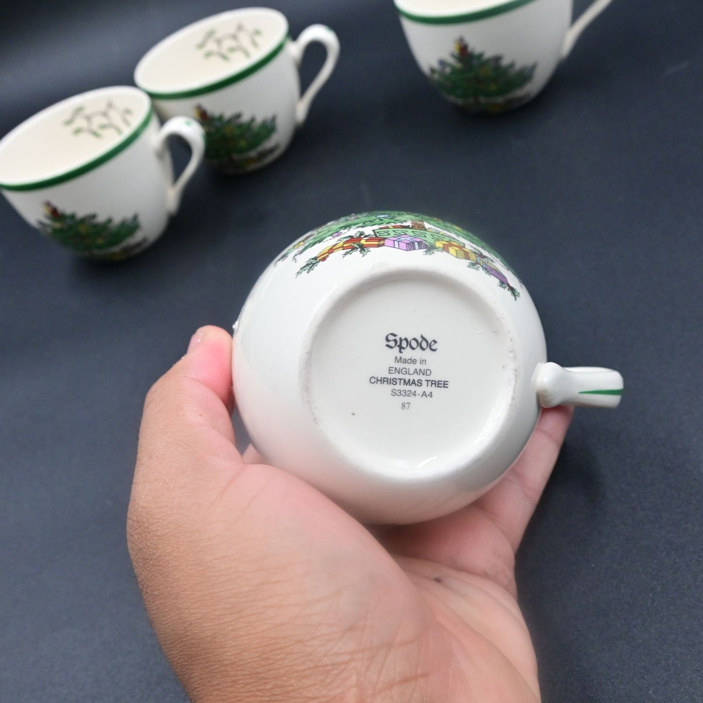 Spode Christmas Tree Teacups Saucers Set of 4 Green Trim Damaged
