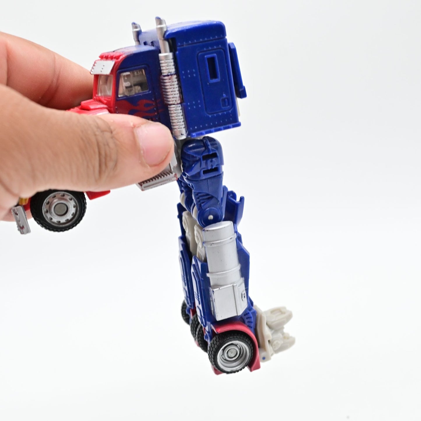Transformers Dark Of The Moon DOTM Optimus Prime Figure Deluxe Class Incomplete