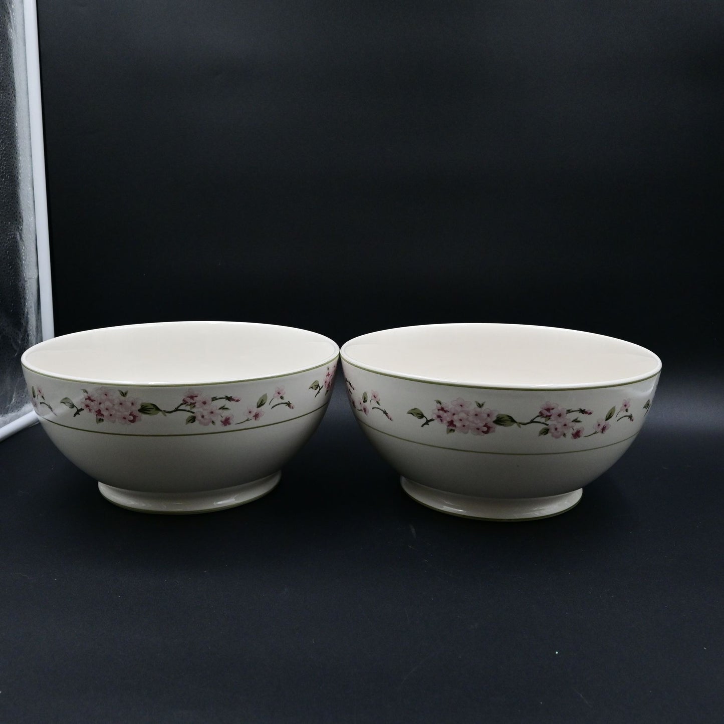 MSE Martha Stewart Everyday Pink Hydrangea 10" Mixing Bowl Set Of 2