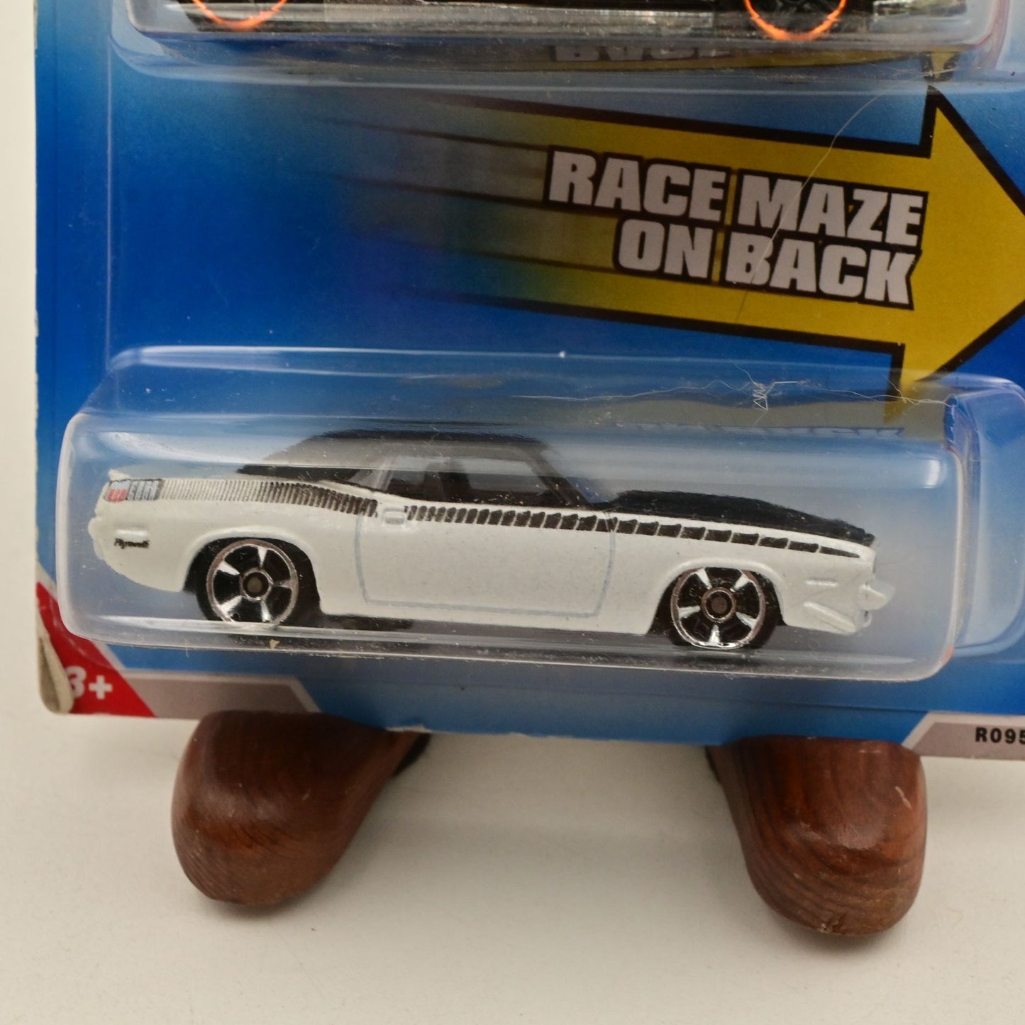 Hot Wheels A-Maze N Speedway 2-Pack Teegray & '70 Plymouth Die-Cast Cars