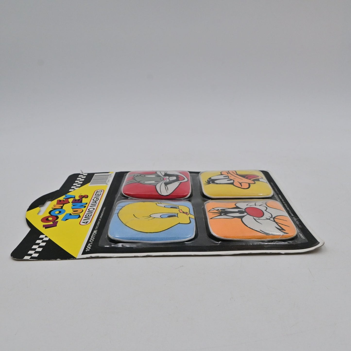 Looney Tunes 4-Piece Memo Magnets Bugs Bunny Tweety Sylvester Daffy Duck
