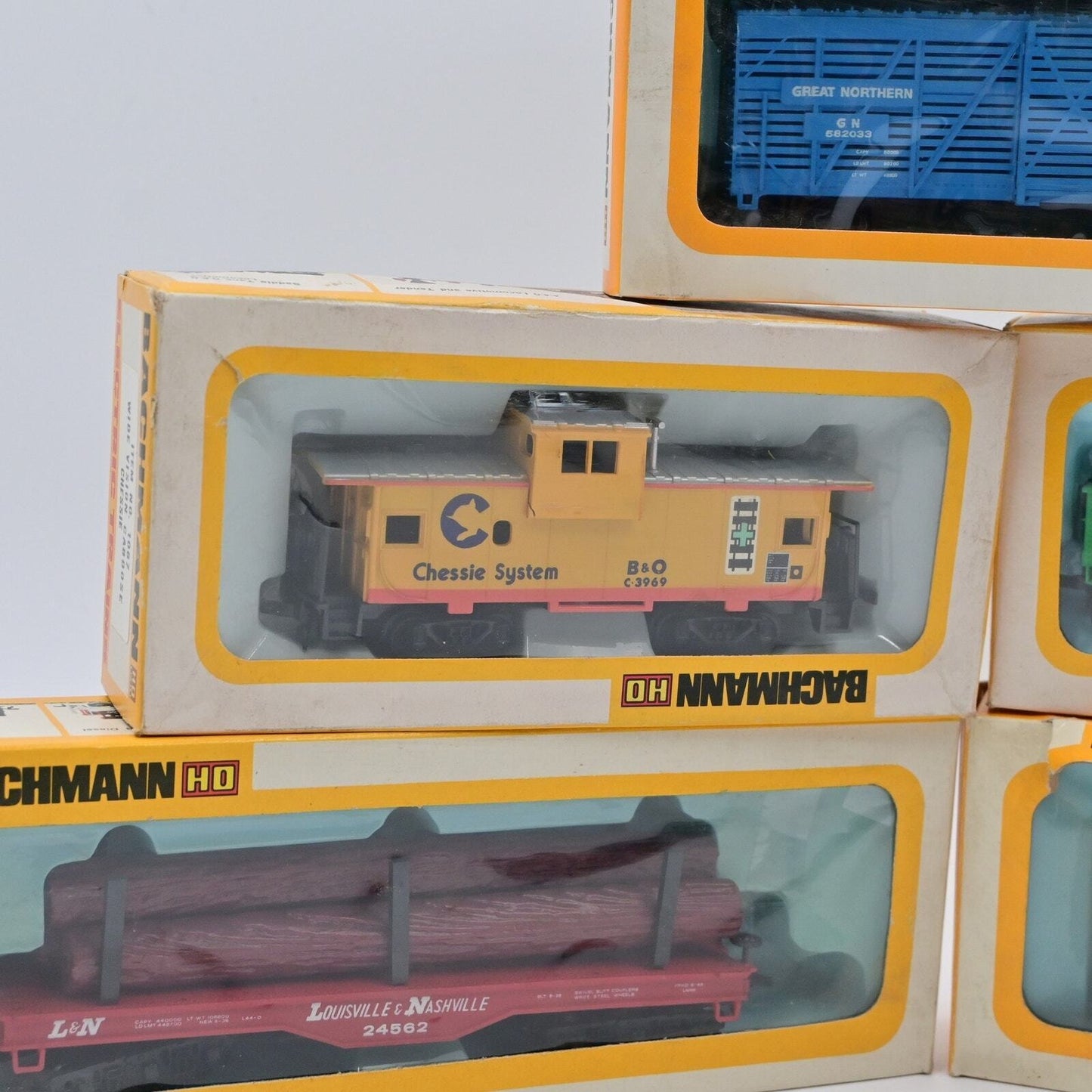 Bachmann HO Scale Freight Car Bundle Of 5 Chessie System, Great Northern, Etc