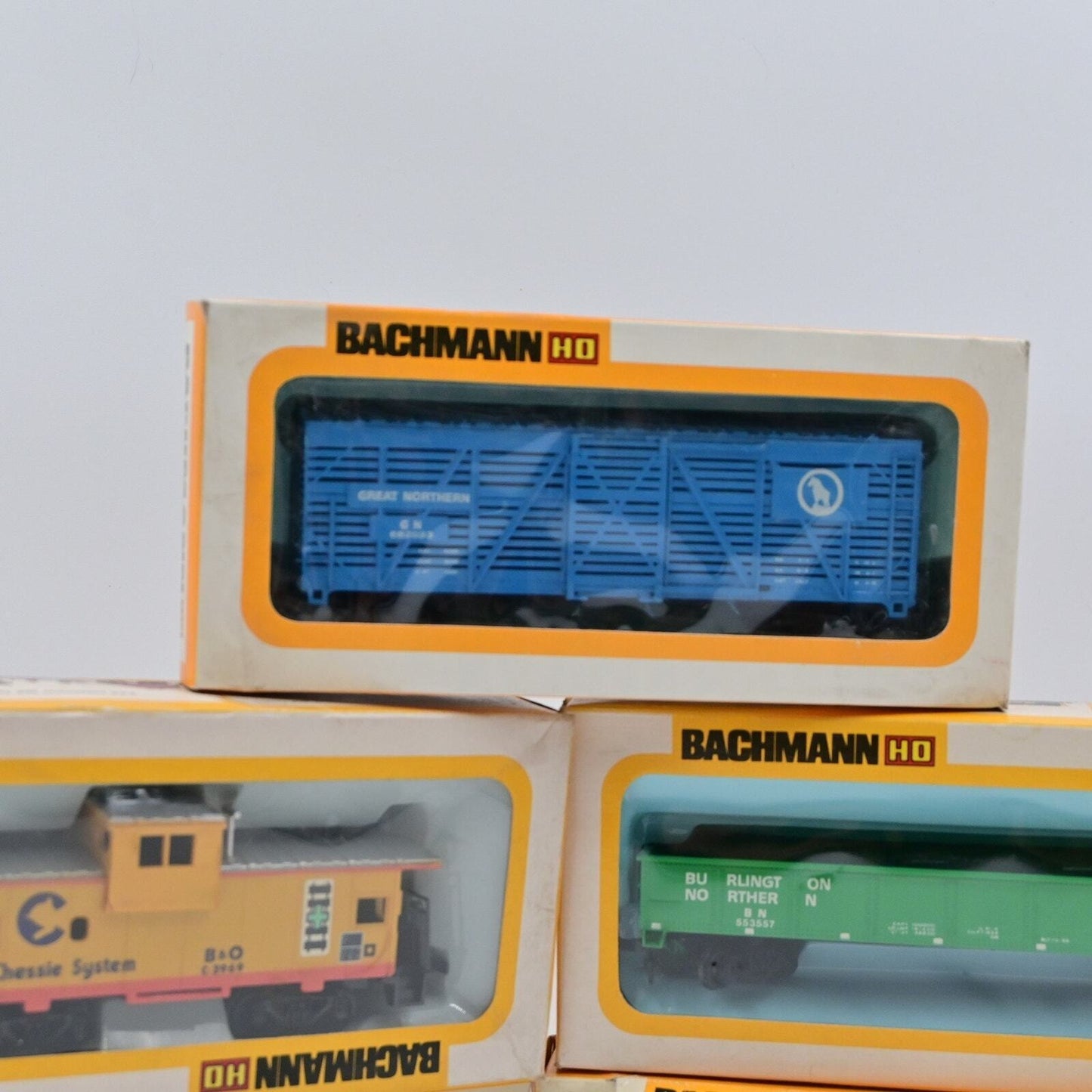 Bachmann HO Scale Freight Car Bundle Of 5 Chessie System, Great Northern, Etc