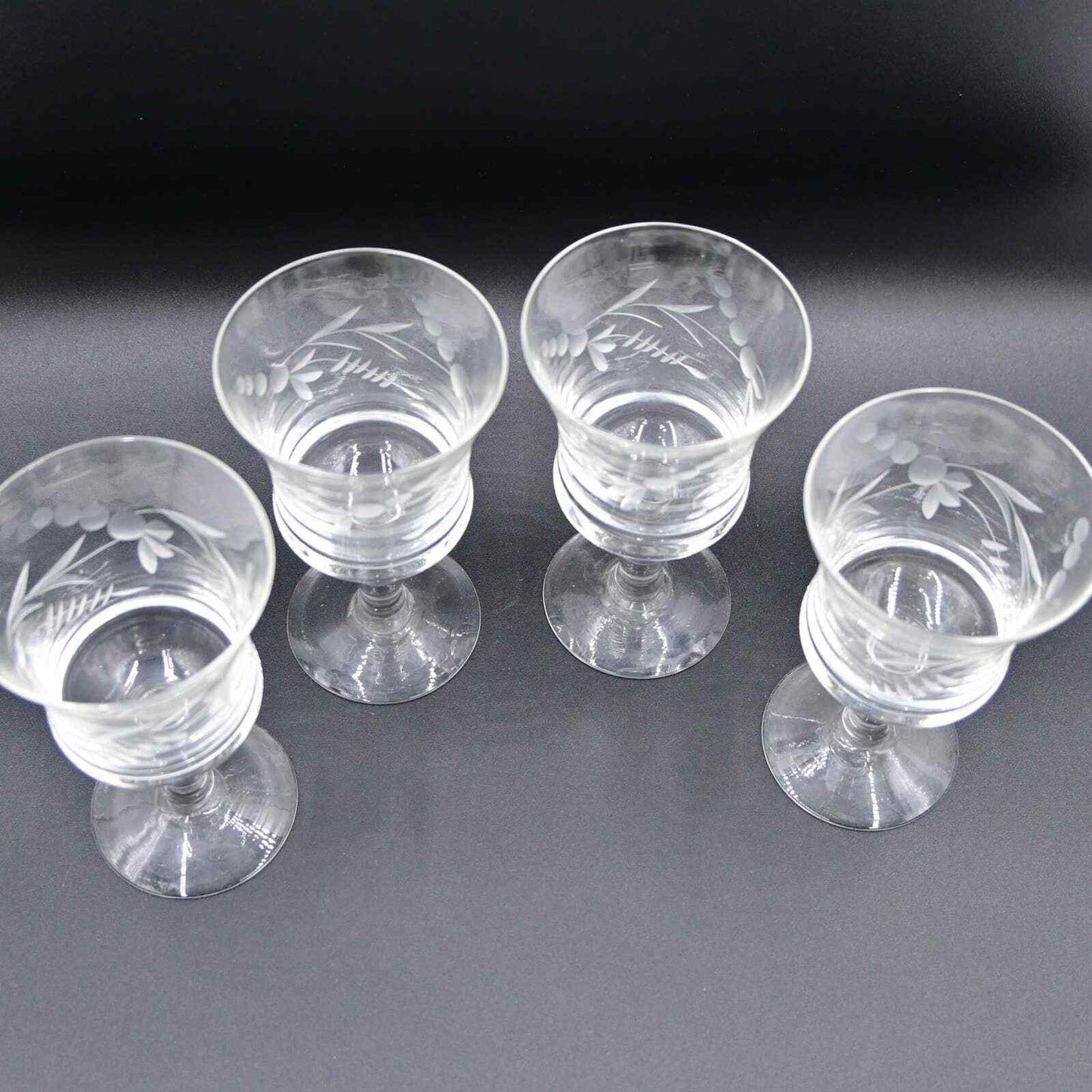 Vintage Etched Leaf And Berry Water Goblets Set Of 4