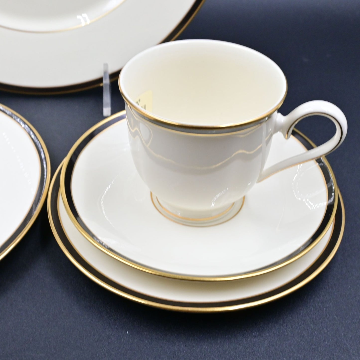 Lenox Urban Lights Black Border 24 Karat Gold Band 5 Piece Place Setting