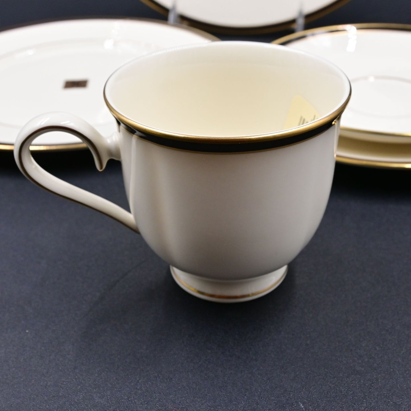 Lenox Urban Lights Black Border 24 Karat Gold Band 5 Piece Place Setting