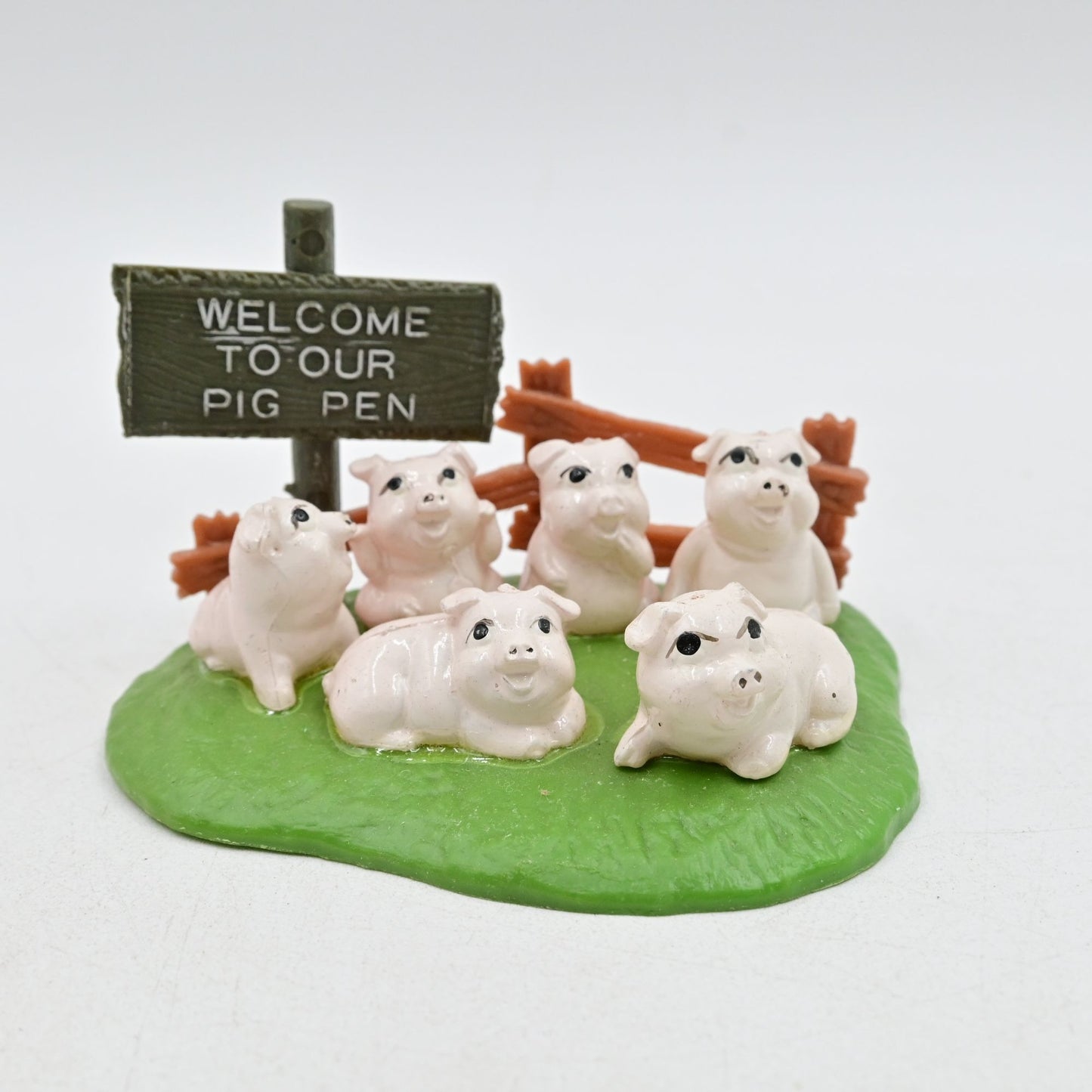 Welcome To Our Pig Pen Hong Kong Plastic Figure - Vintage 1960s