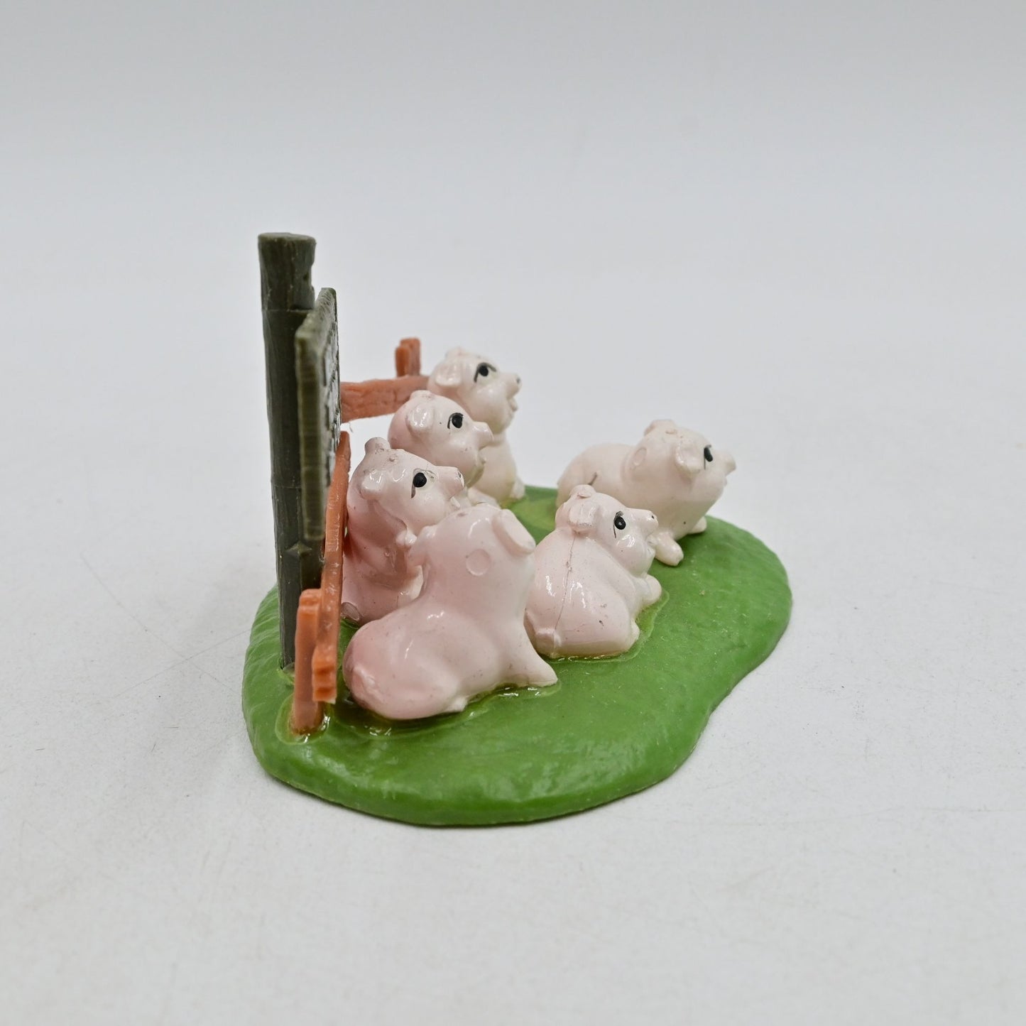 Welcome To Our Pig Pen Hong Kong Plastic Figure - Vintage 1960s