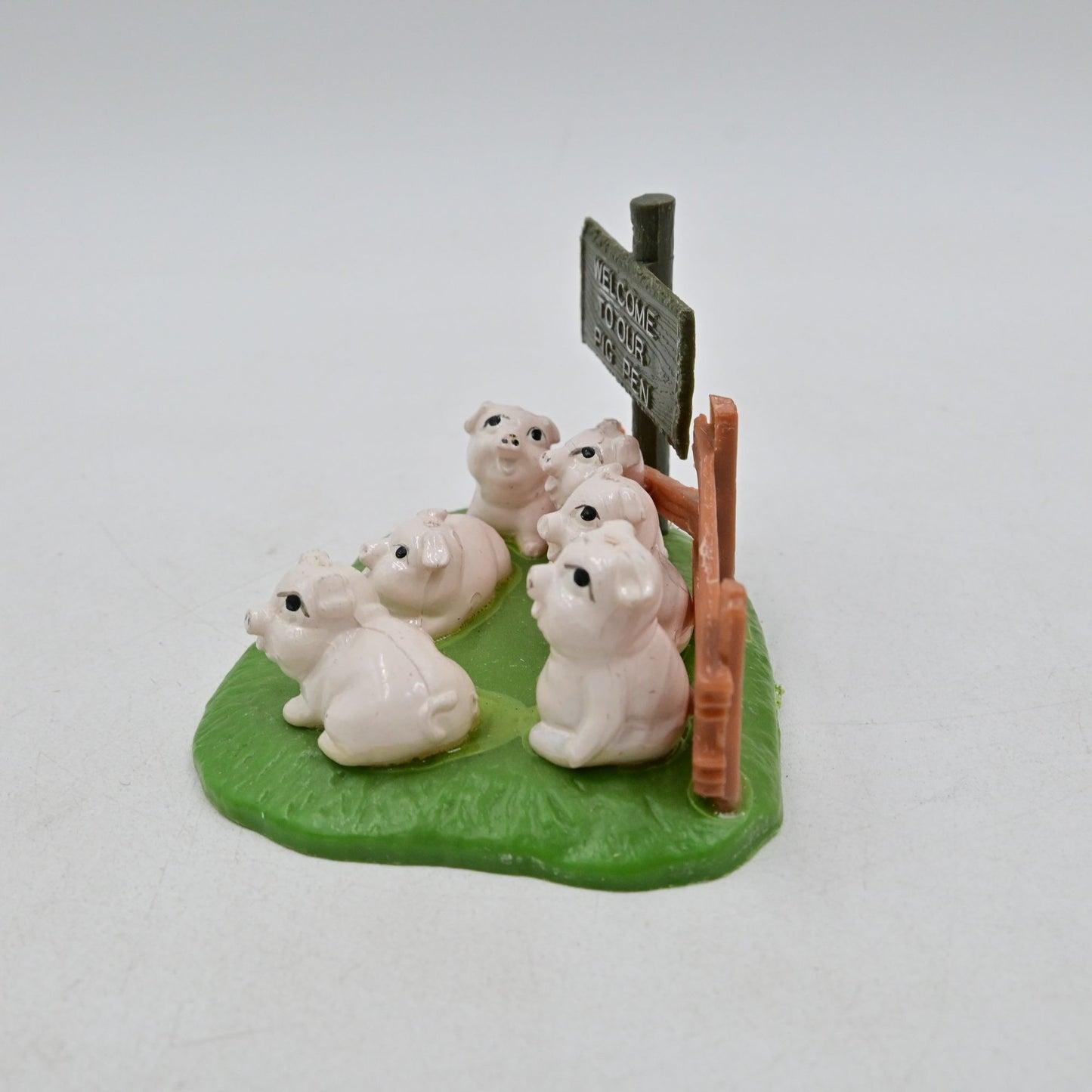 Welcome To Our Pig Pen Hong Kong Plastic Figure - Vintage 1960s