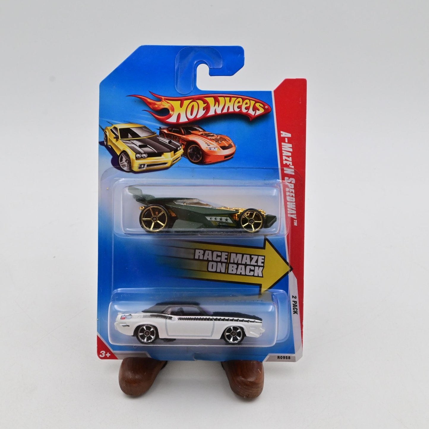 Hot Wheels A-Maze N Speedway 2-Pack Draft King & '70 Plymouth AAR Cuda Die-Cast