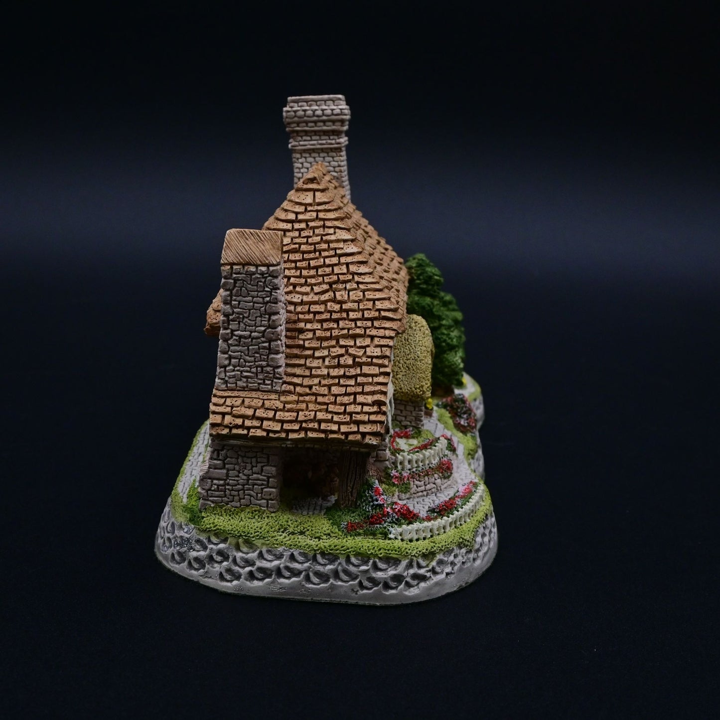Vintage 1985 David Winter Cottages Kent Cottage Figure