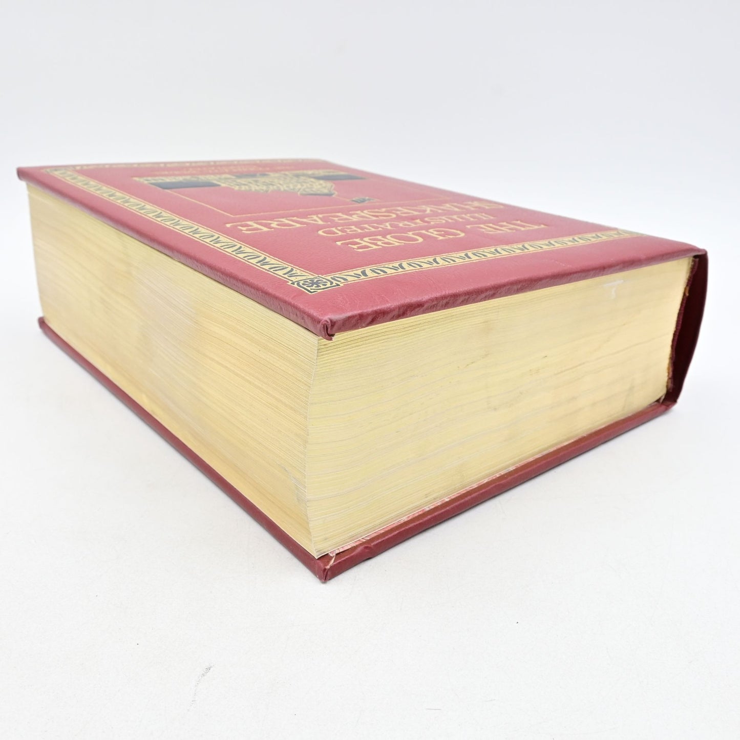 Globe Illustrated Shakespeare : The Complete Works Annotated Deluxe Edition 1983