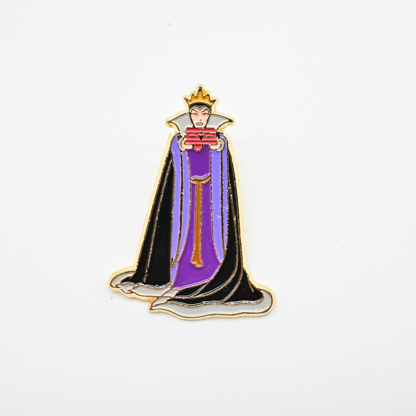 Disney's Snow White and the Seven Dwarfs - Evil Queen Holding the Heart Box Pin
