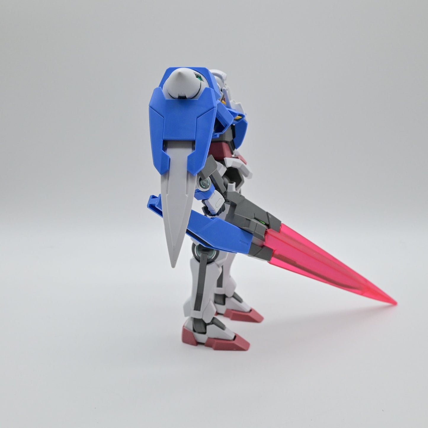 Bandai 1/144 HG 00 Raiser + GN Sword III Built