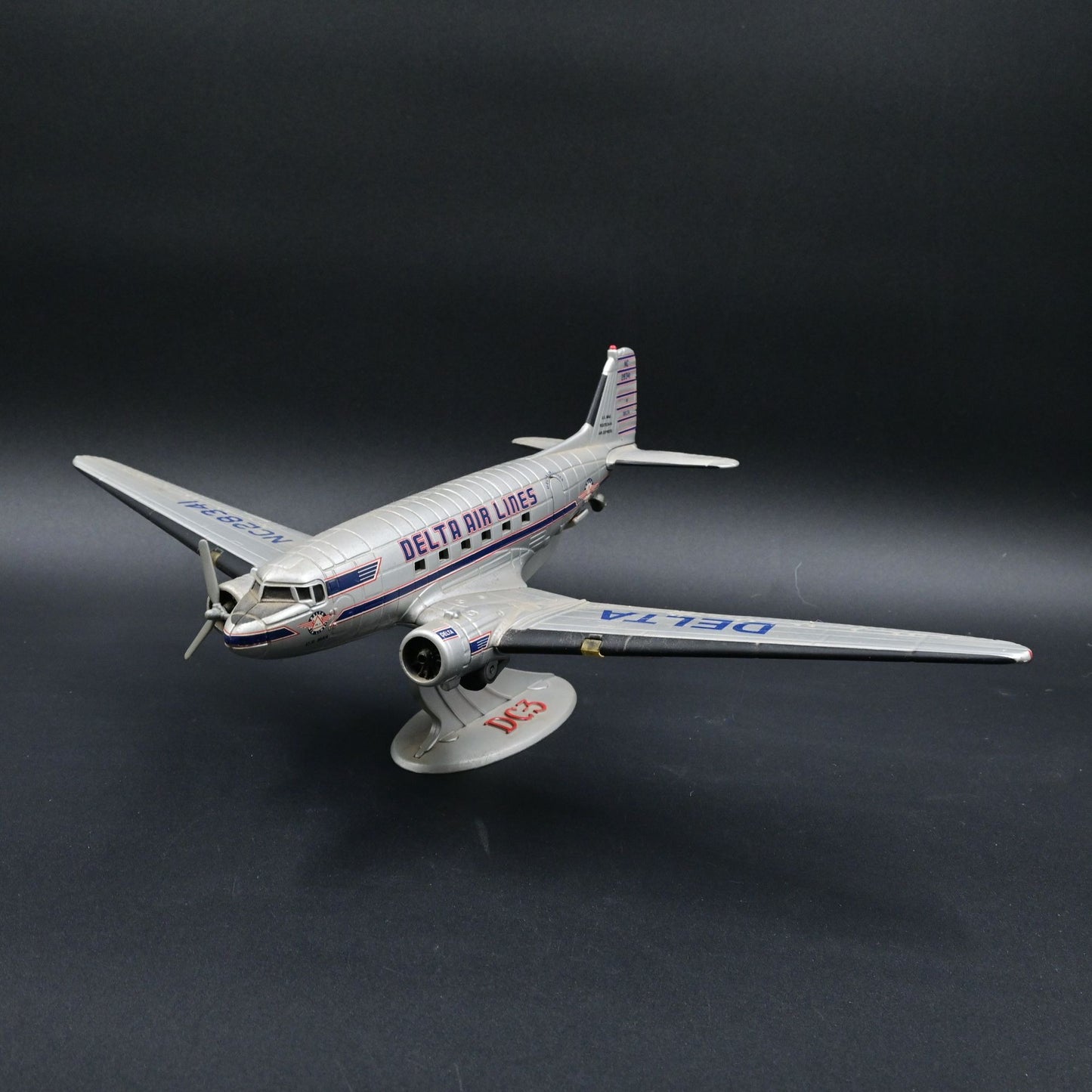 Skymarks 1:80 DC-3 Delta Air Lines NC28341 w/Landing Gear