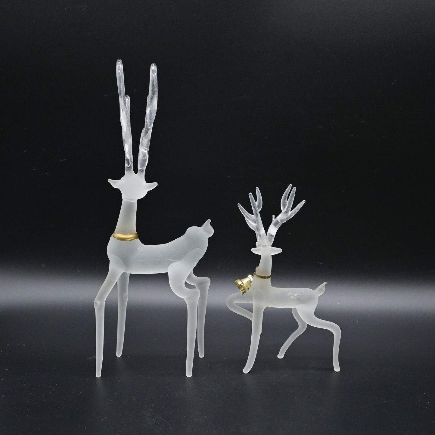 Frosted Glass Reindeer Glass Pair Of 2 Holiday Christmas Figurines