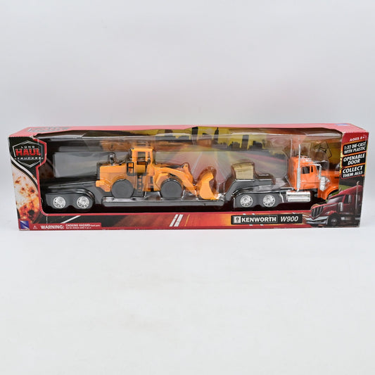 New Ray 10623 Kenworth W900 Lowboy with Construction Tractor