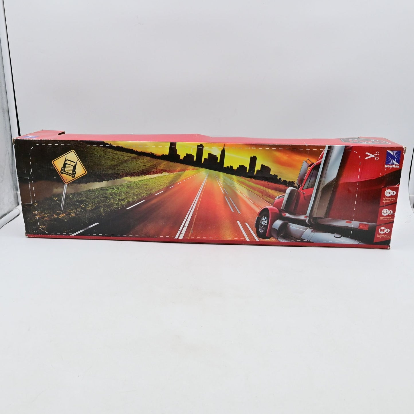 New Ray 10623 Kenworth W900 Lowboy with Construction Tractor
