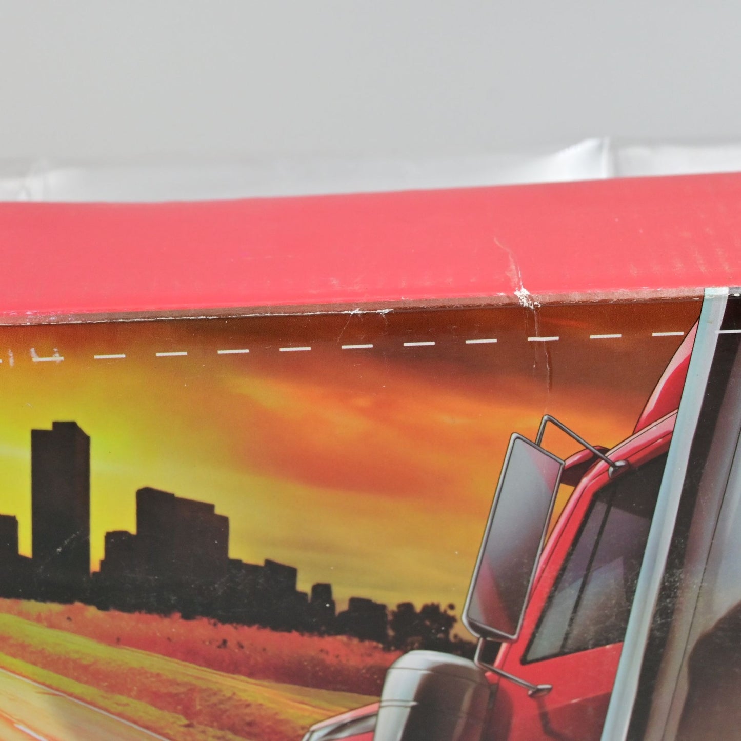 New Ray 10623 Kenworth W900 Lowboy with Construction Tractor