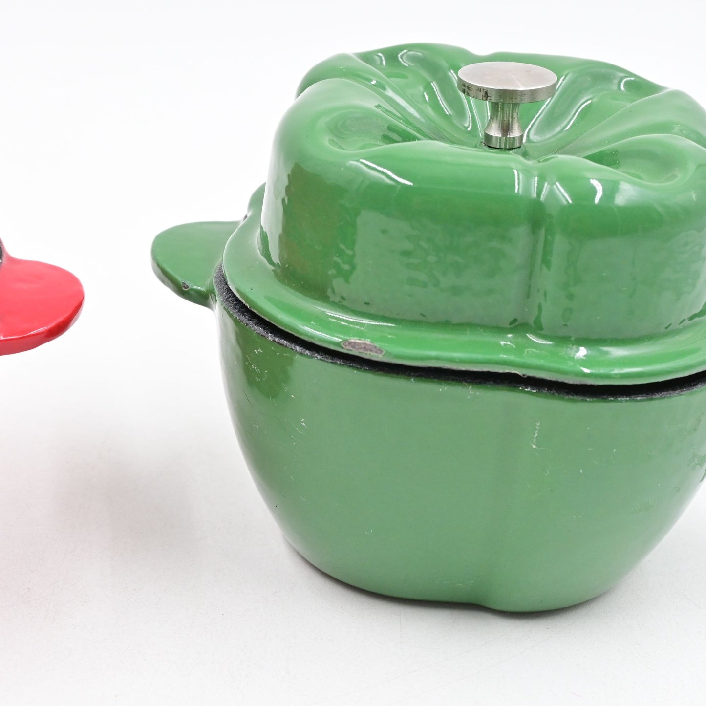 Red And Green Bell Pepper Cast Iron Mini 4"