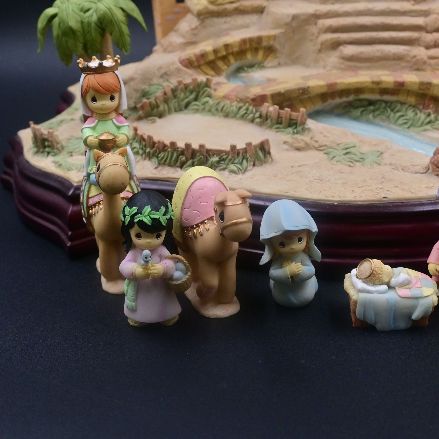 Hawthorne Village Precious Moments Christmas Nativity Set  Of 13
