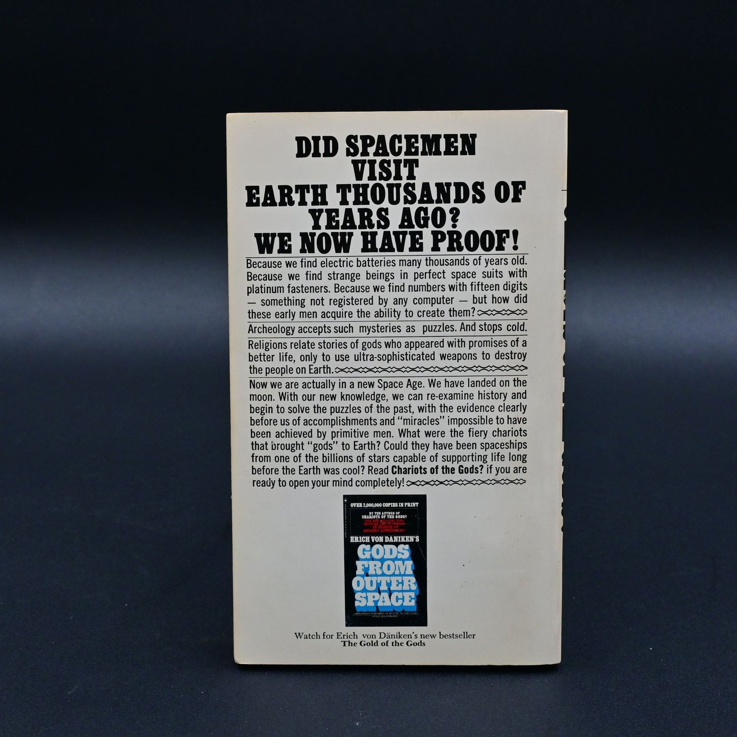 Chariots of The Gods by Erich von Daniken Vintage 1973 Soft Cover
