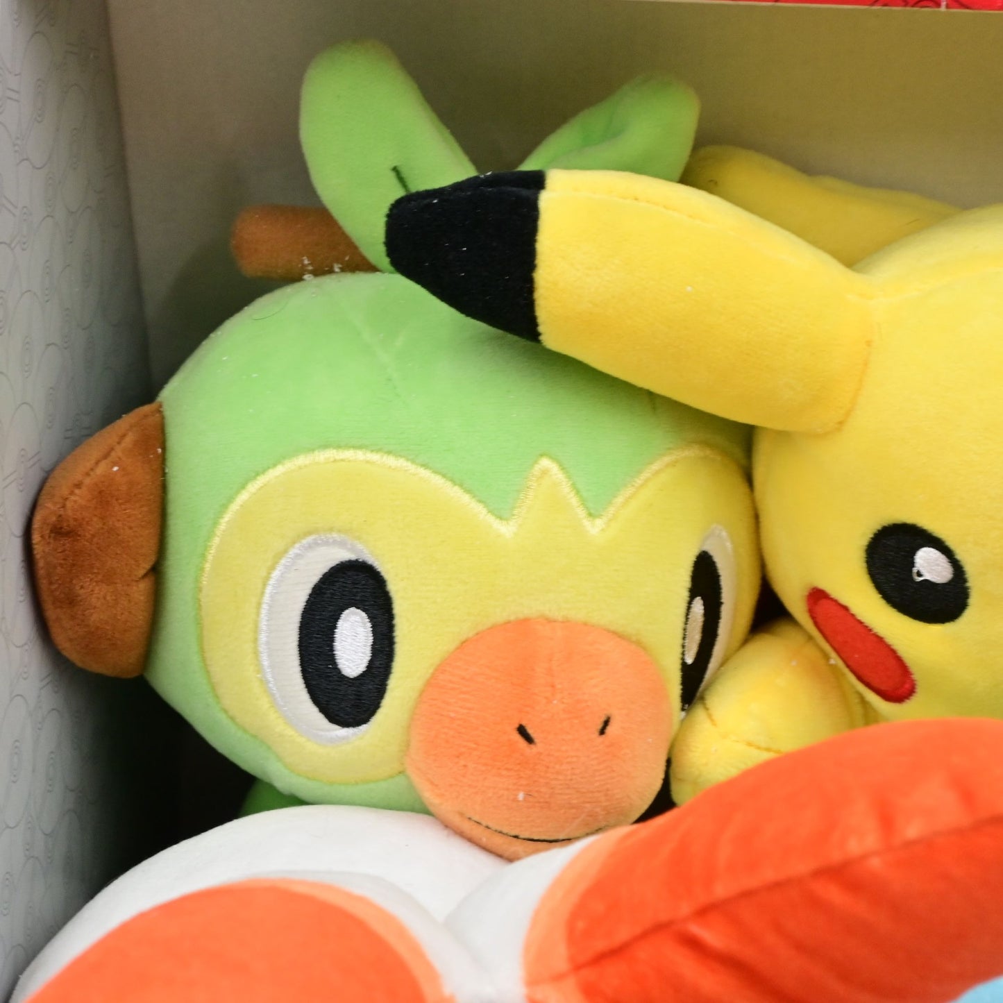 Pokemon Galar Region Starter Plush 4 Pack Scorbunny, Grookey, Sobble, Pikachu