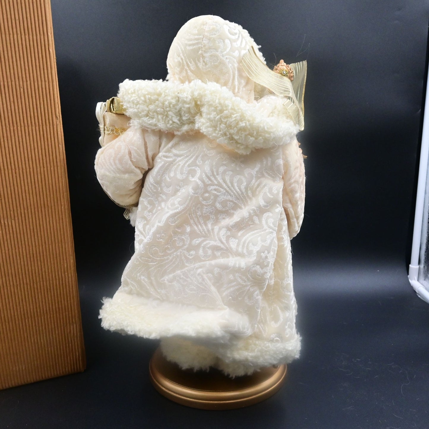16" Fabric Santa in White Grandeur Noel Collector's Edition Christmas w Box
