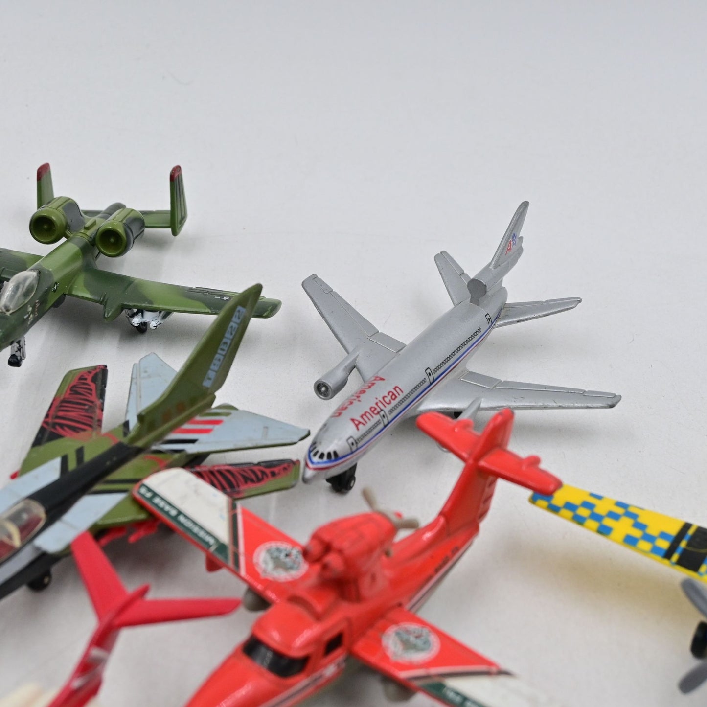 Matchbox, Maisto, Mattel Diecast Plane Lot Of 9