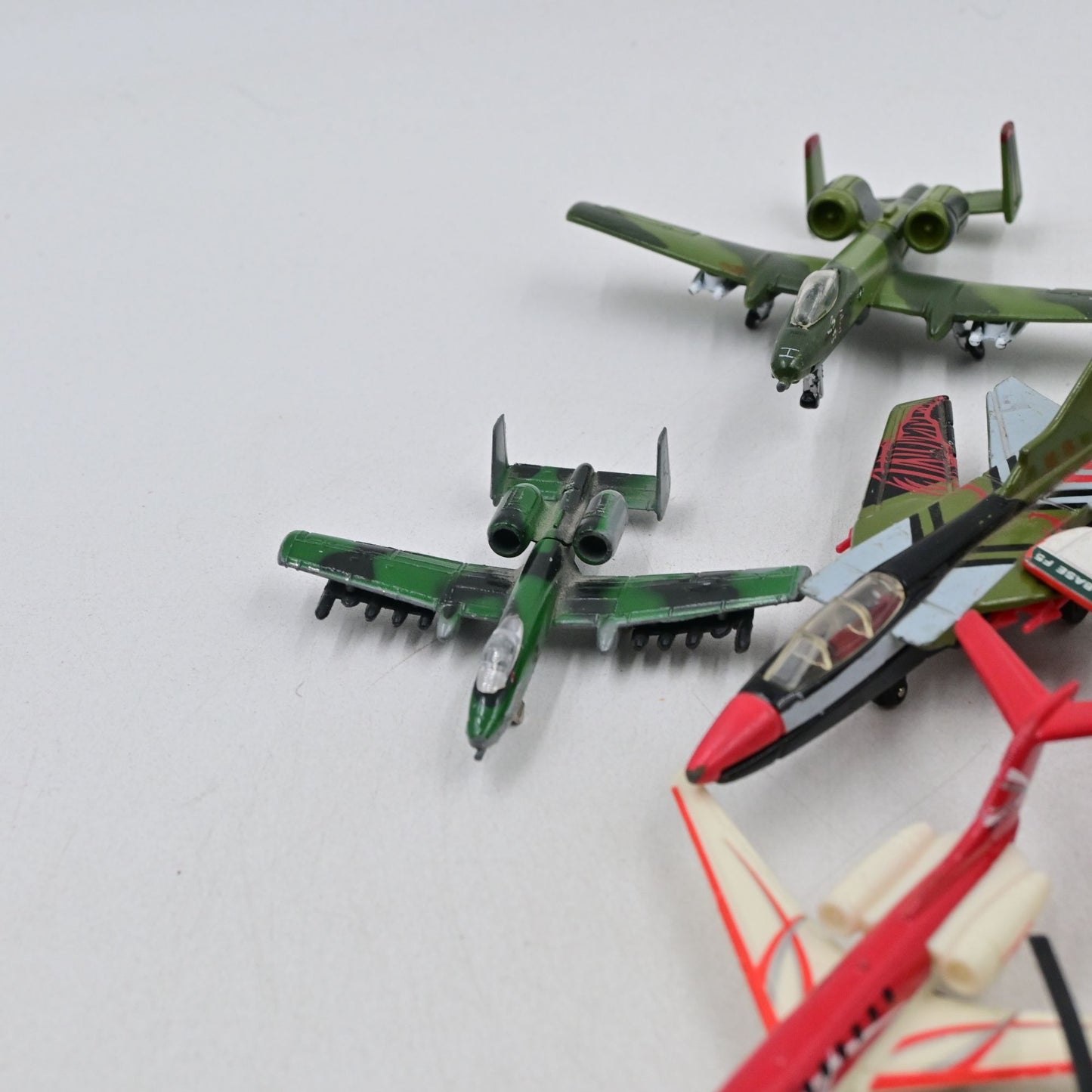 Matchbox, Maisto, Mattel Diecast Plane Lot Of 9