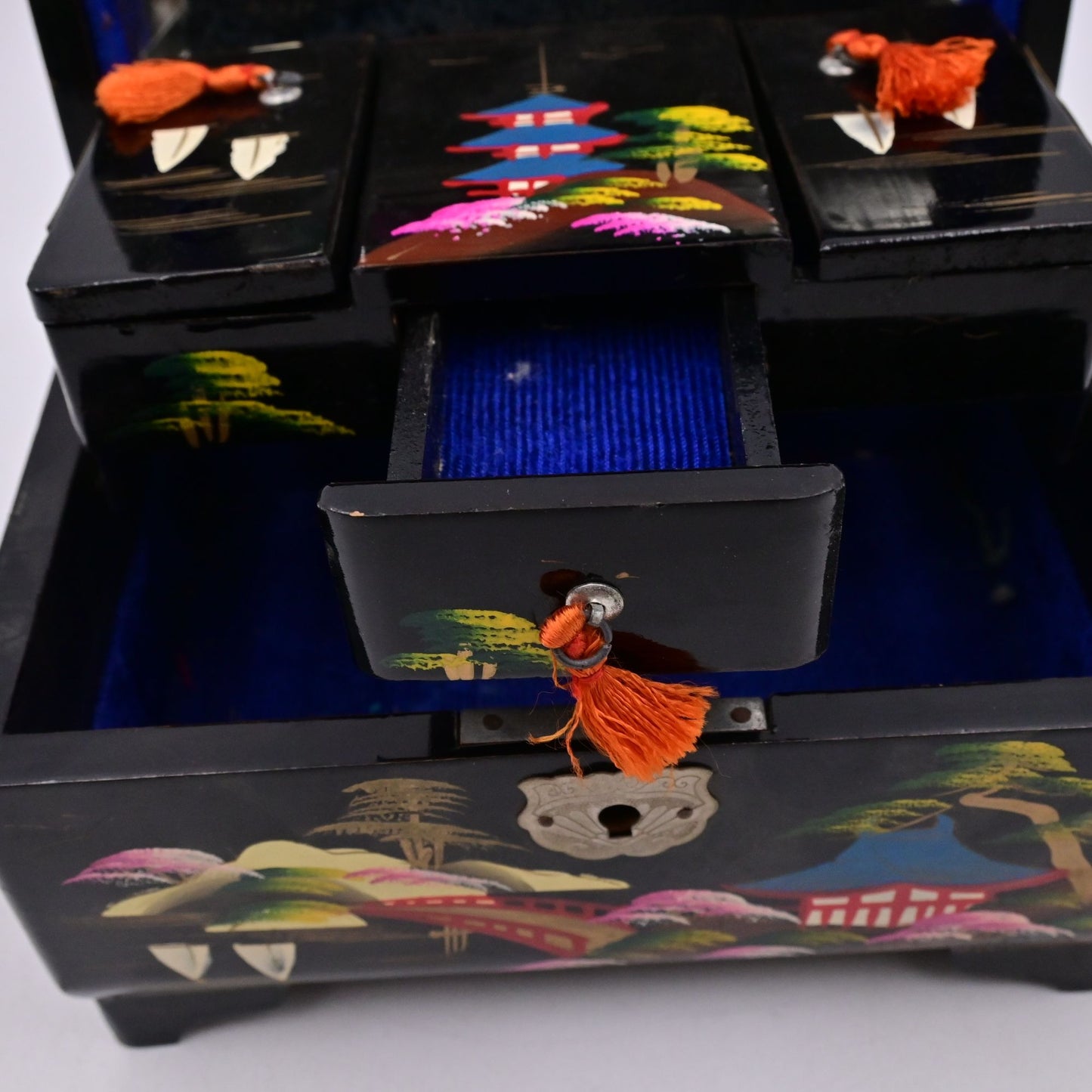 Vintage Japan Hand Painted Black Lacquer Musical Jewelry Box Mother of Pearl