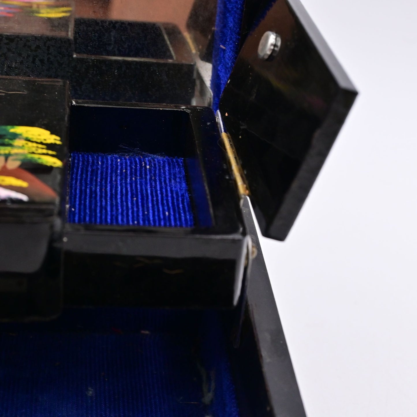 Vintage Japan Hand Painted Black Lacquer Musical Jewelry Box Mother of Pearl