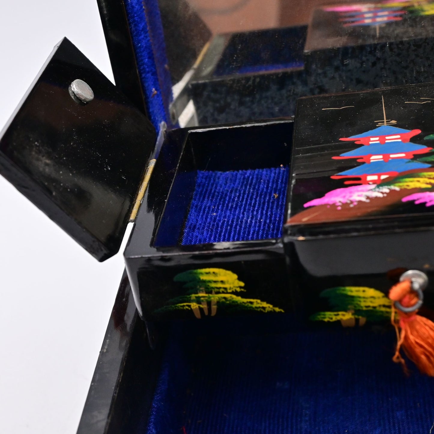 Vintage Japan Hand Painted Black Lacquer Musical Jewelry Box Mother of Pearl