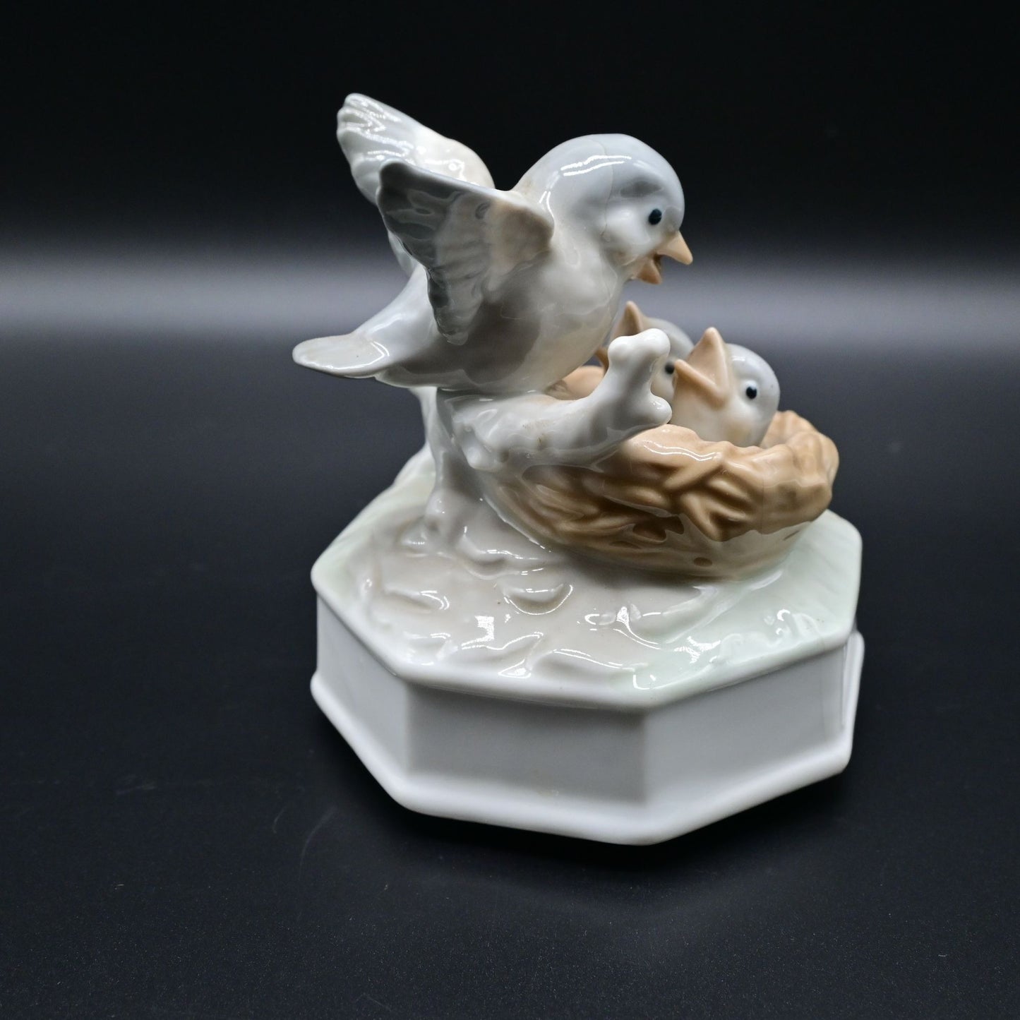 Vintage Otagiri Mother And Baby Birds In Nest Music Box
