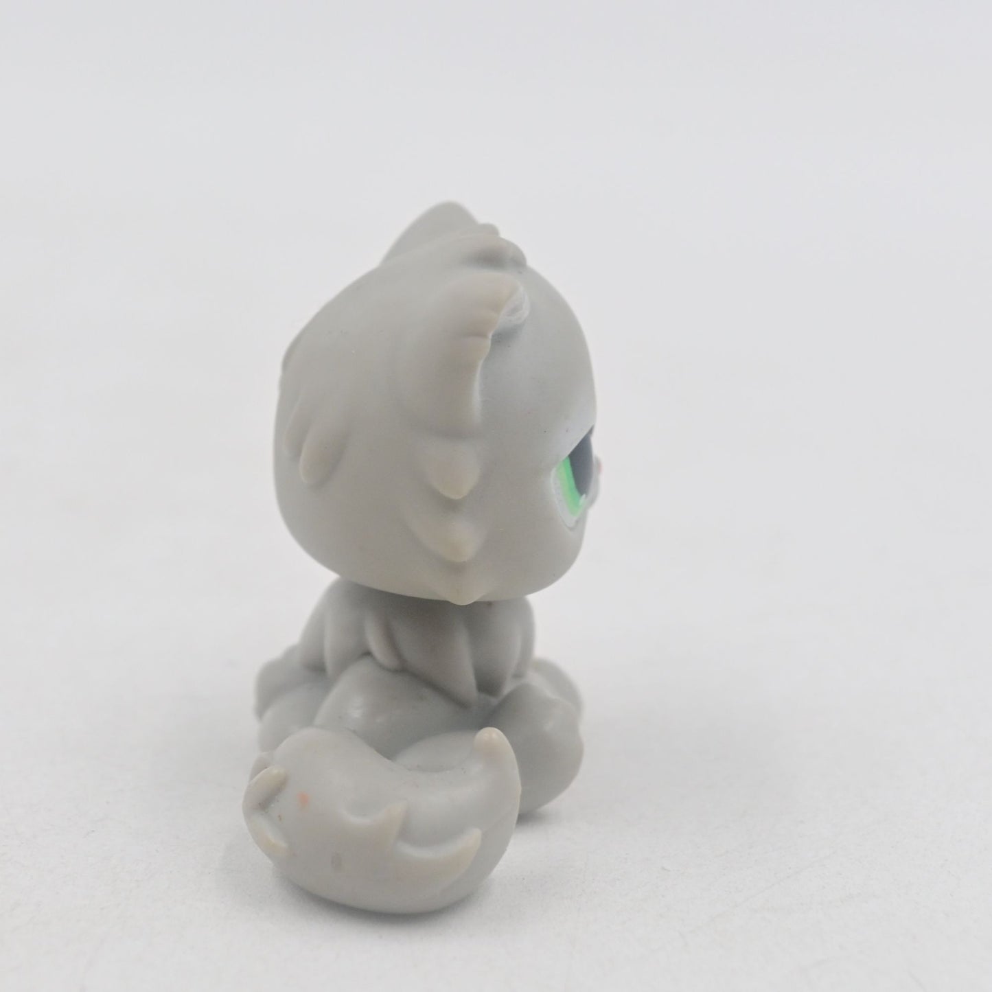 Hasbro Littlest Pet Shop Grey Persian Cat With Green Eyes #82