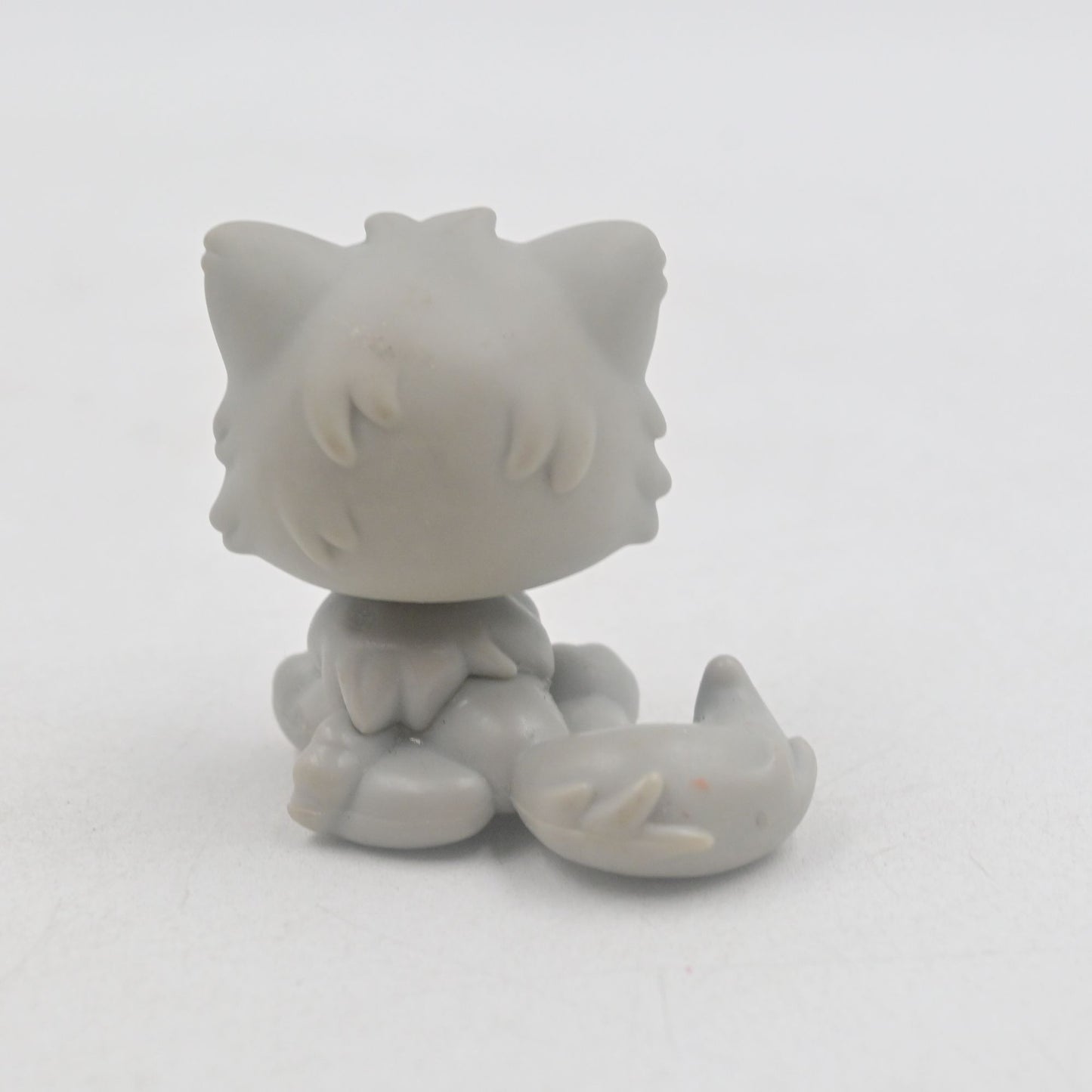 Hasbro Littlest Pet Shop Grey Persian Cat With Green Eyes #82
