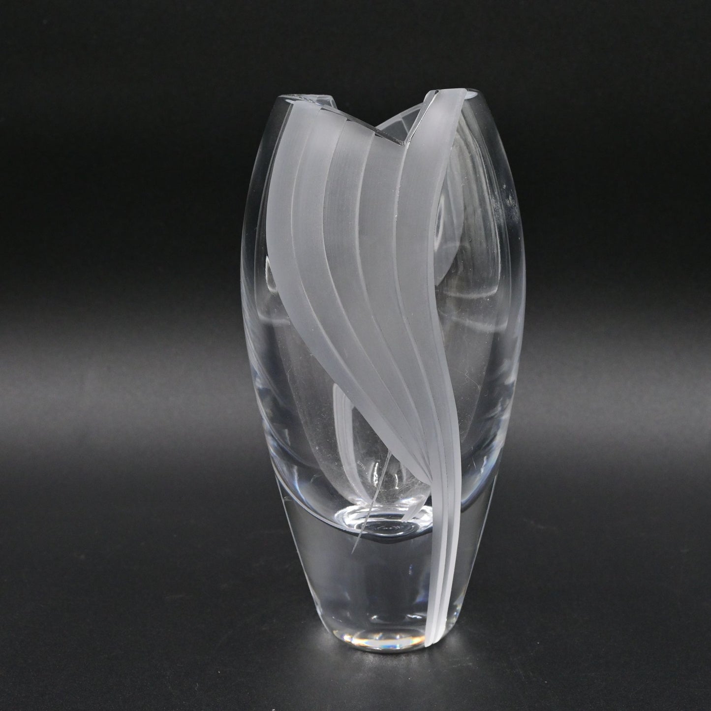 Mikasa Curtain Call Vase Frosted Swirl 7"