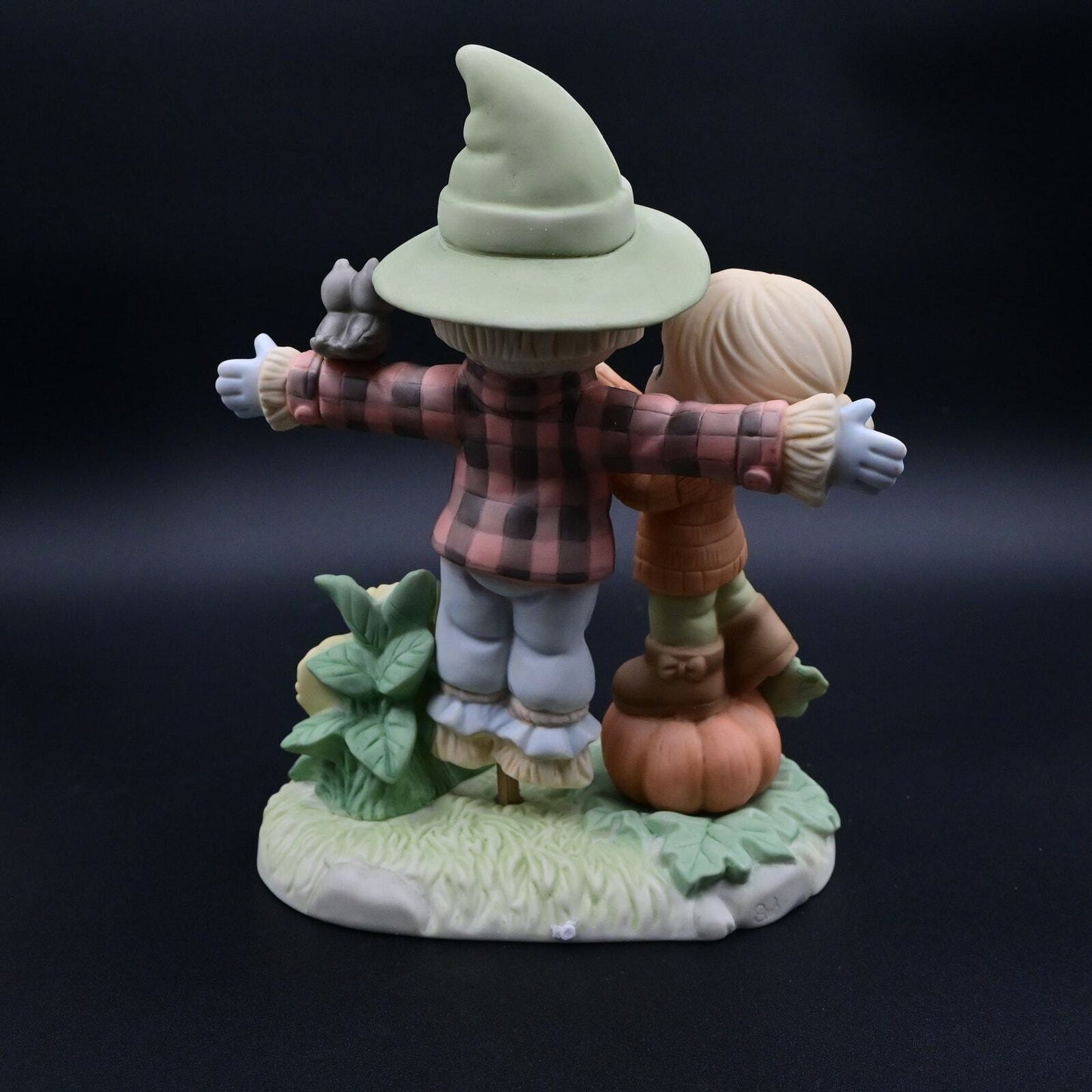 2018 Precious Moments Make Someone Happy Figure 19105