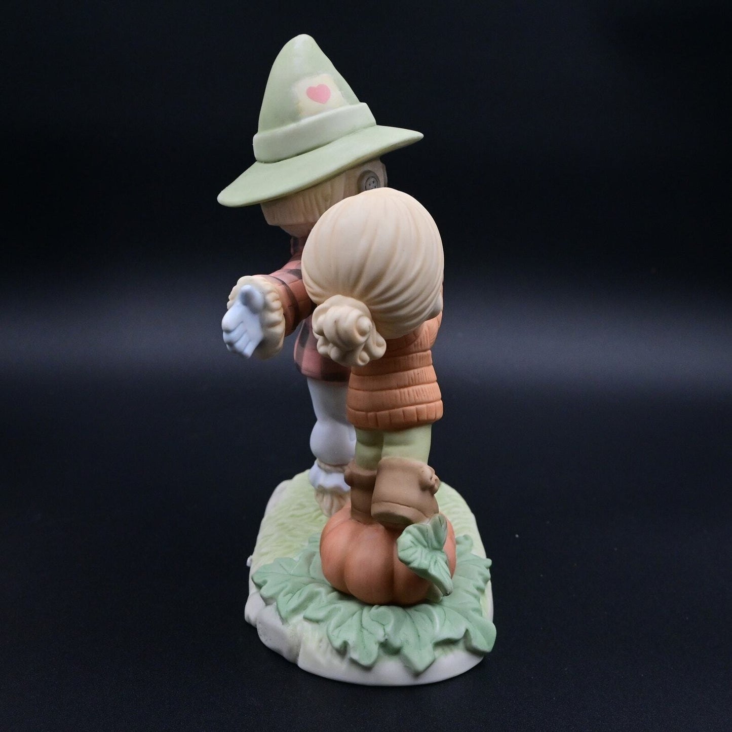 2018 Precious Moments Make Someone Happy Figure 19105